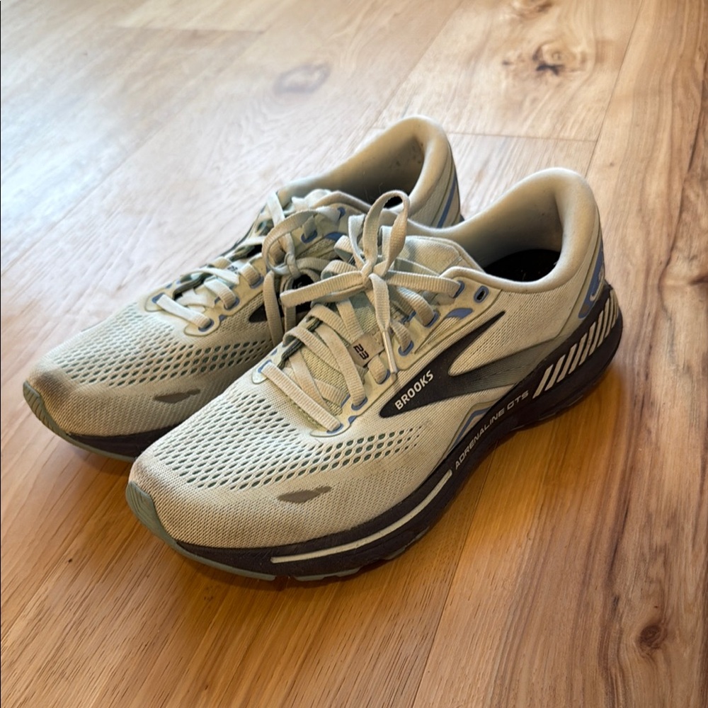 Brooks Adrenaline GTS 23